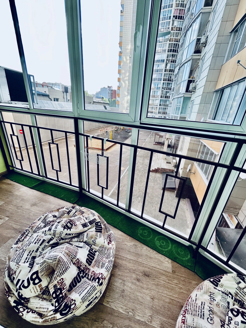 Квартира Уютная просторная однушка (55кв.) с АЛИСОЙ