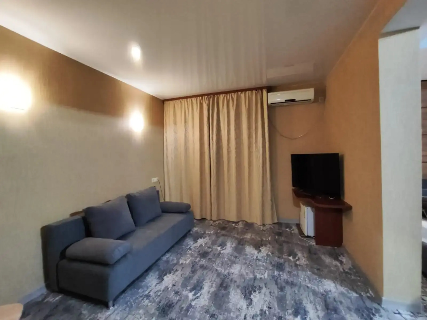 Отель Мона Лиза