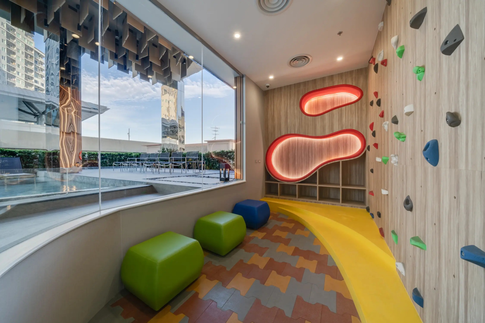 Отель Oakwood Suites Tiwanon Bangkok