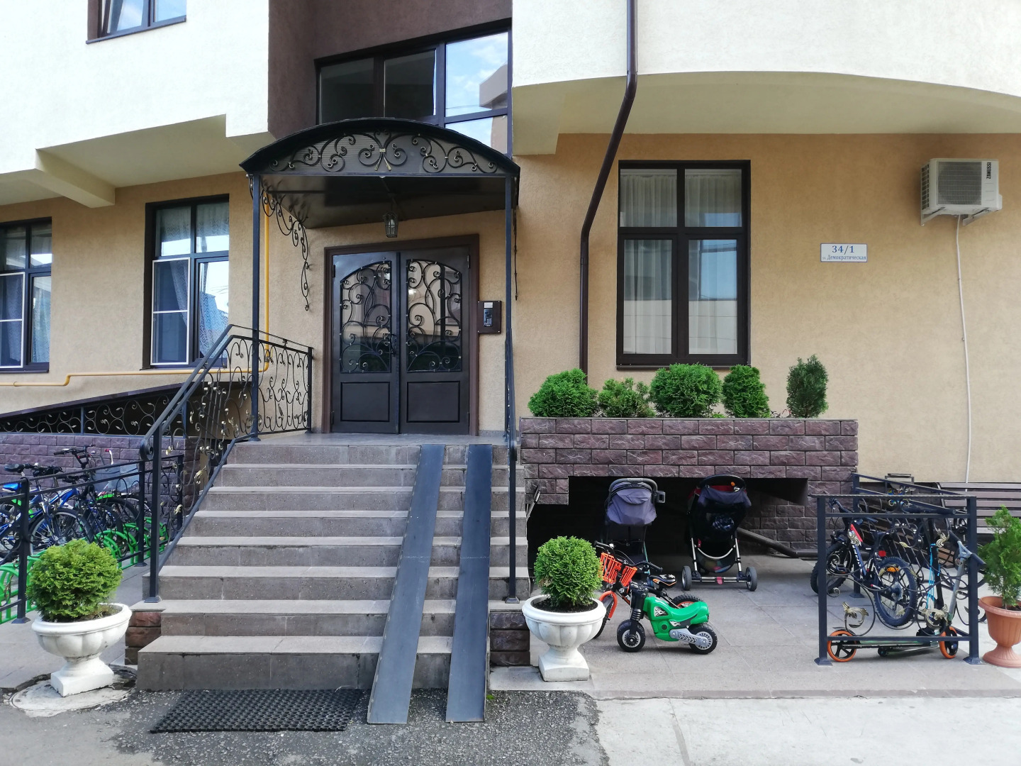 Апартаменты Центр на Демократической 34