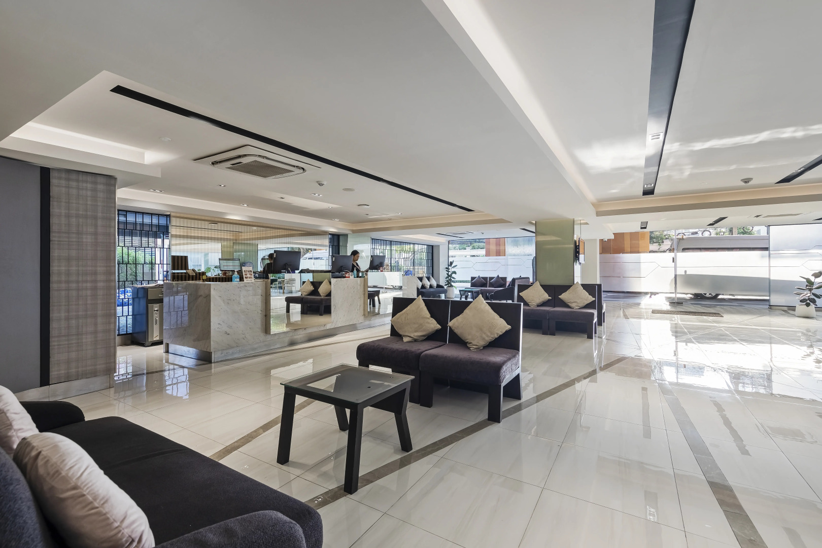 Отель Golden Tulip Mandison Suites