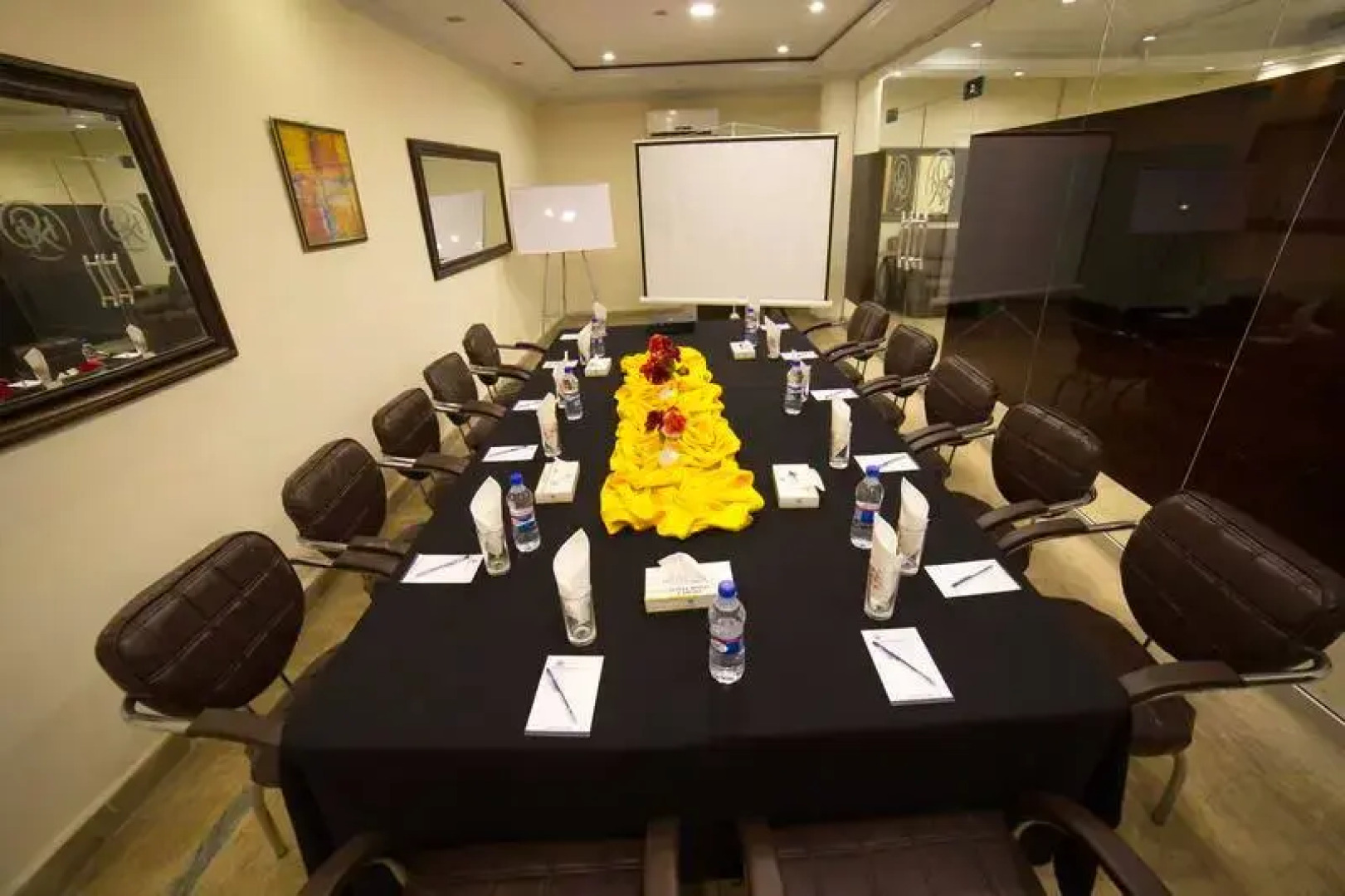 Отель Royal Lahore