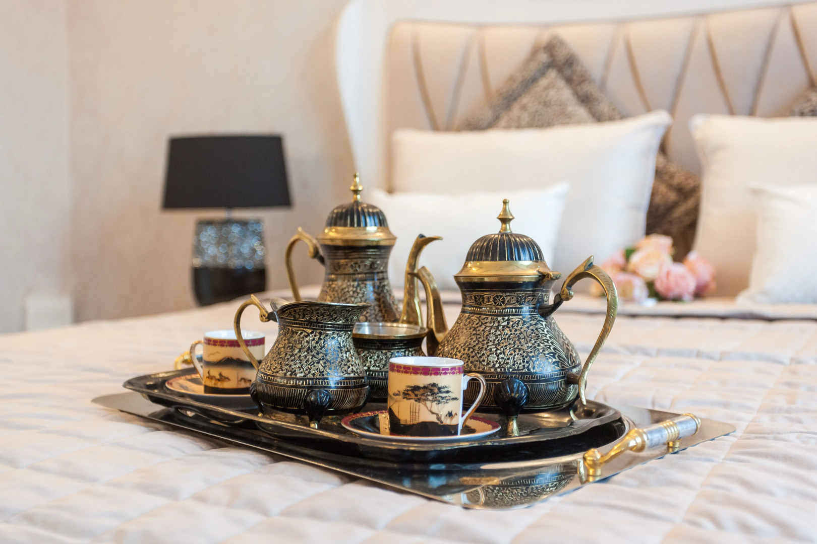 Апартаменты двухкомнатные экстра-люкс в центре