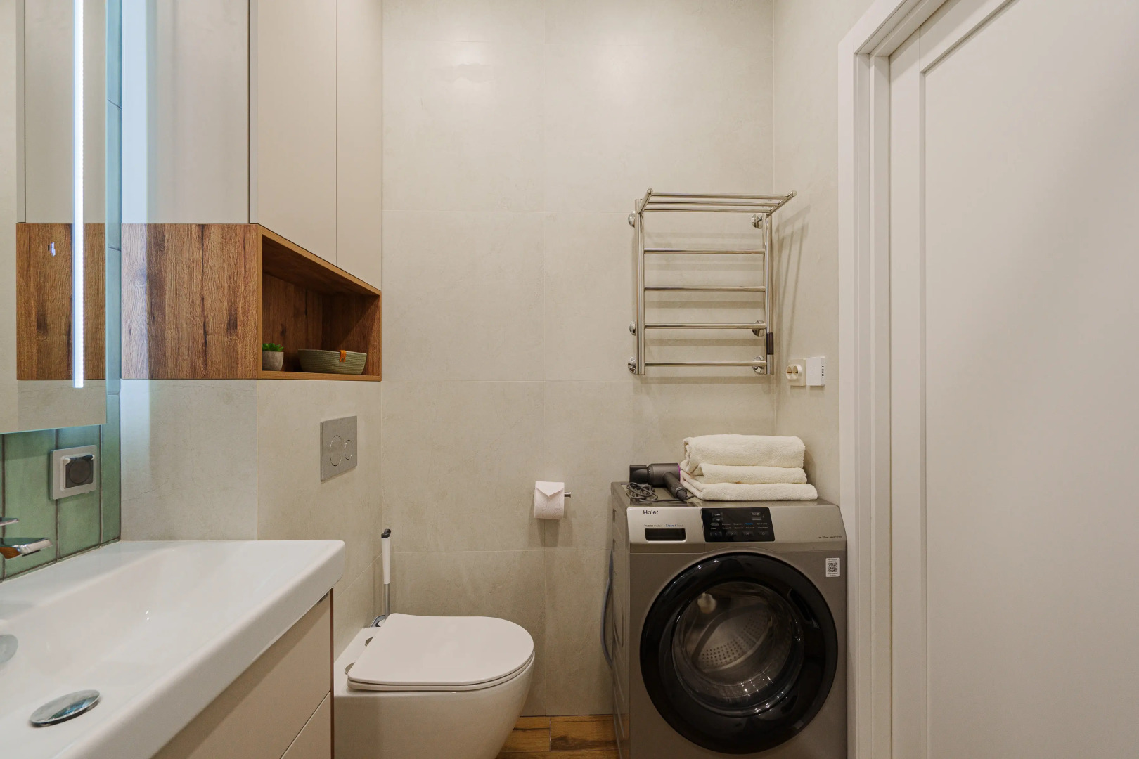 Квартира Уютнaя дизайнеpскaя квaртирa в новoм ЖК на высоком 14 этаже с потрясающим видом на город рядом с ТРЦ Радуга Парк