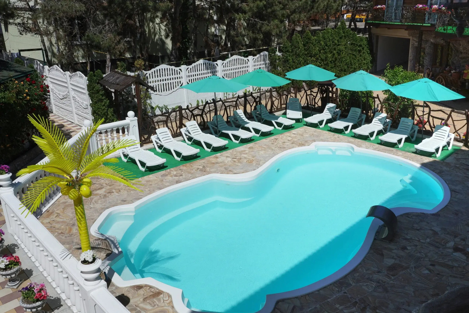 Отель Роман