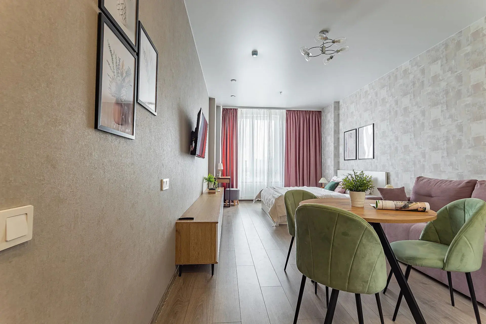 Апартаменты Просторная студия в центре на ул. Горького 23а Сова-Дом