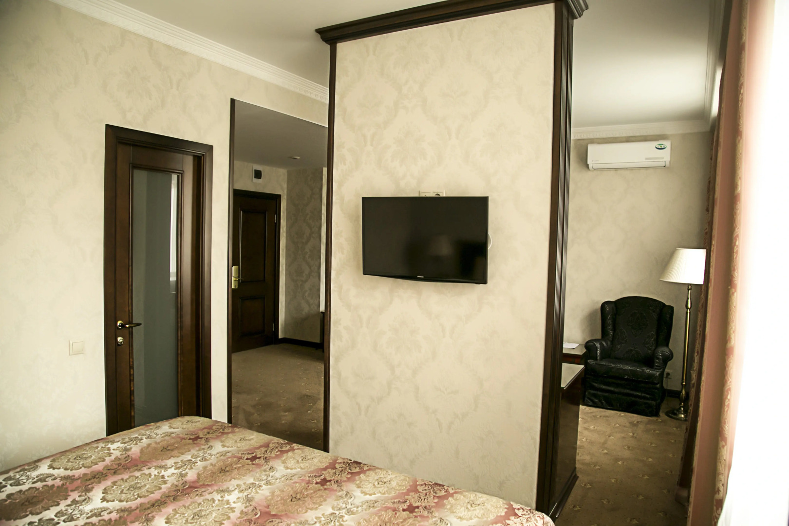 Отель Форум