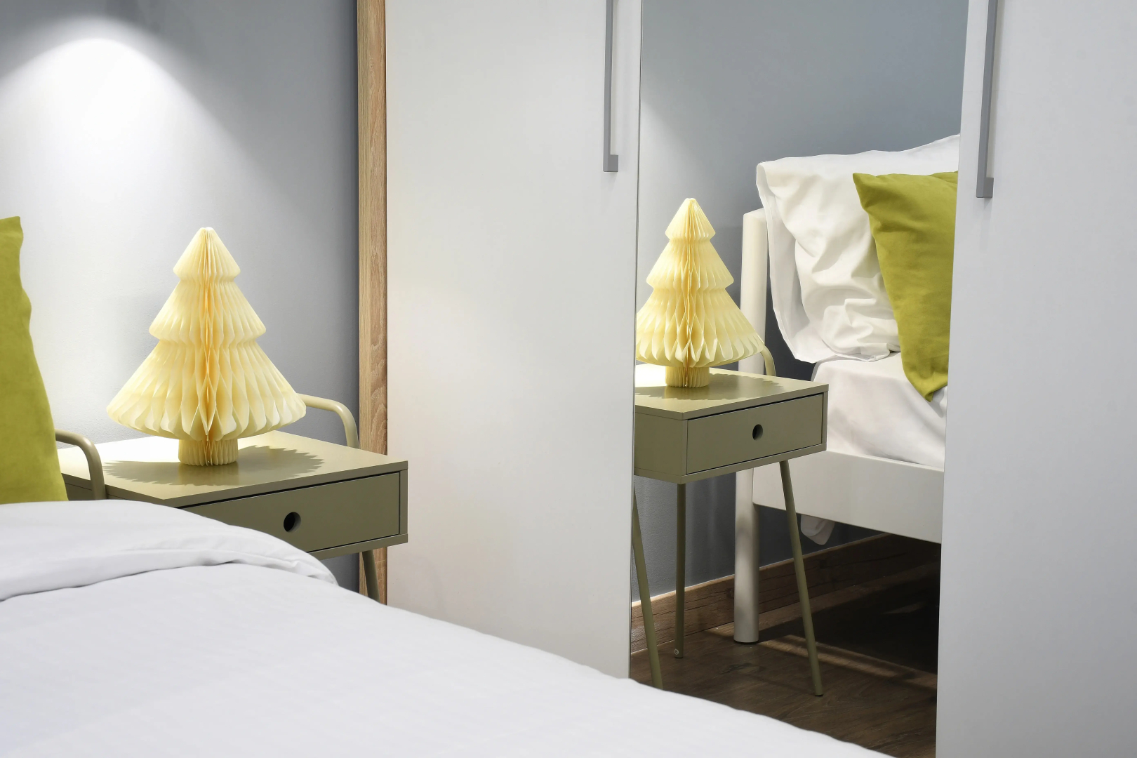Апартаменты Newly Renovated Condo, Steps to Republic Square