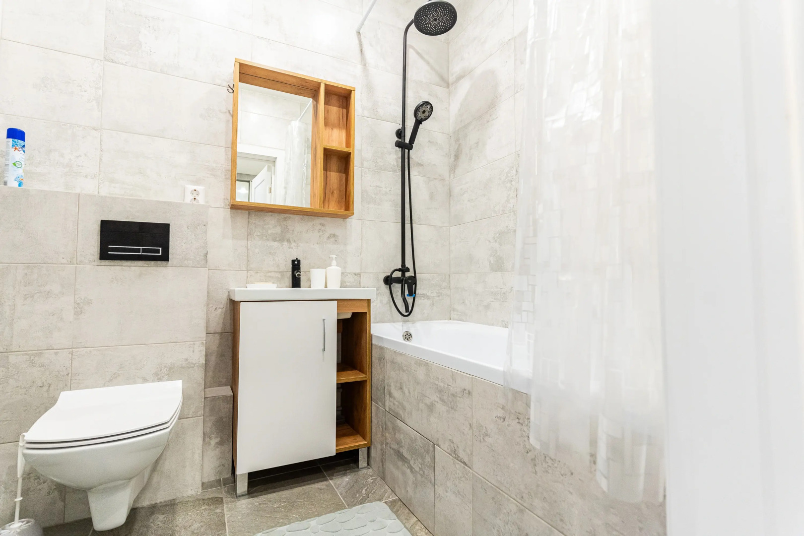 Апартаменты в центре Новороссийска с видом на горы и город LetoAрart