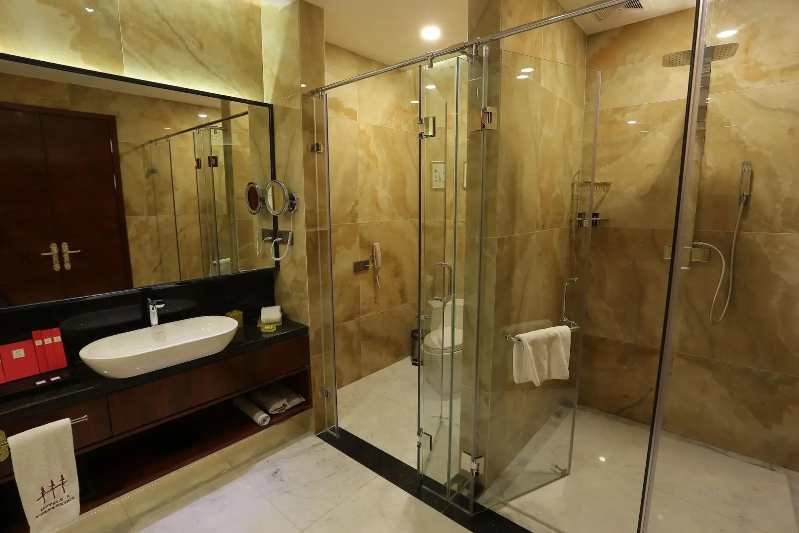 Отель Hotels & Preference Hualing Tbilisi