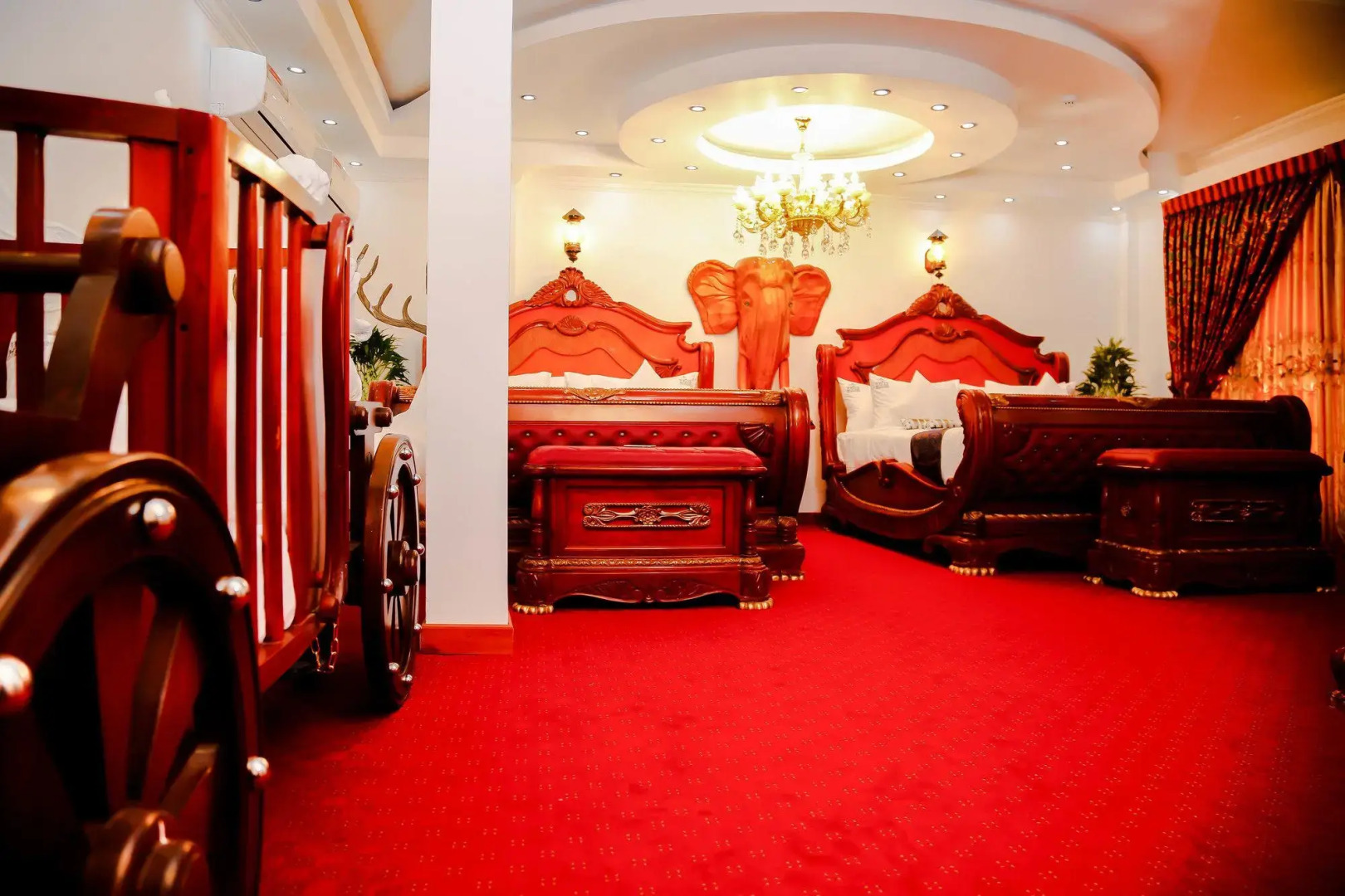 Отель White House