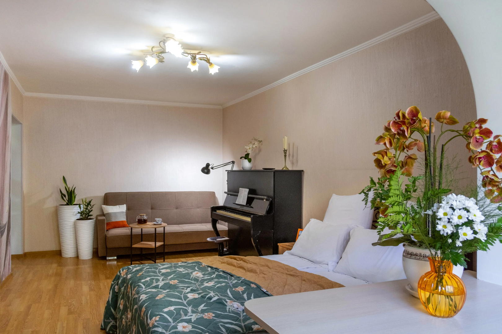 Апартаменты Cream Room от Rooms Apartments