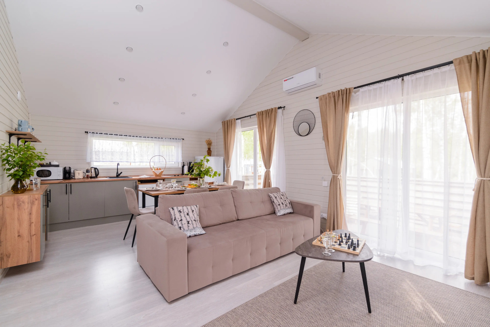 Частный дом в поселке у водохранилища