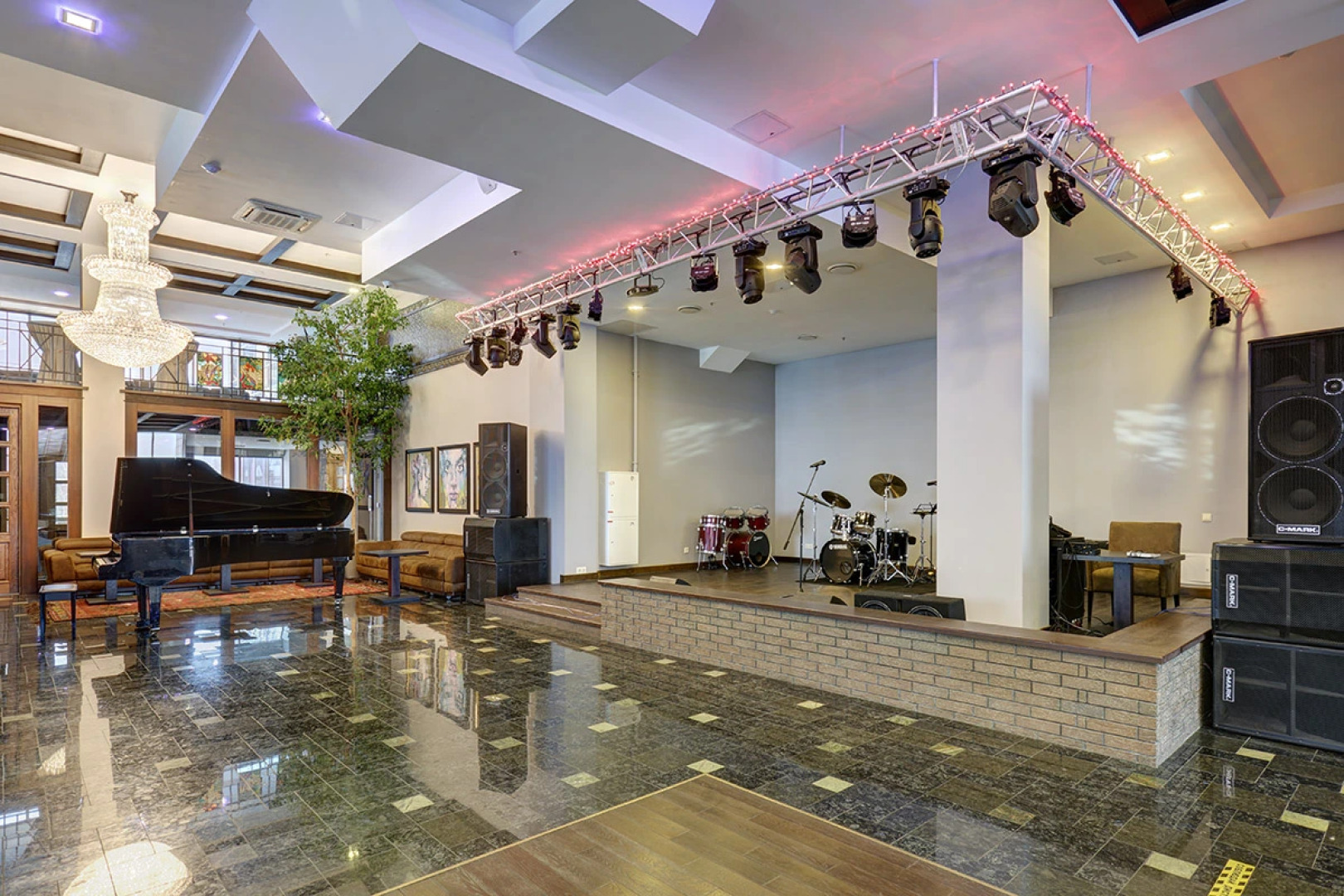 Отель Астро Плаза