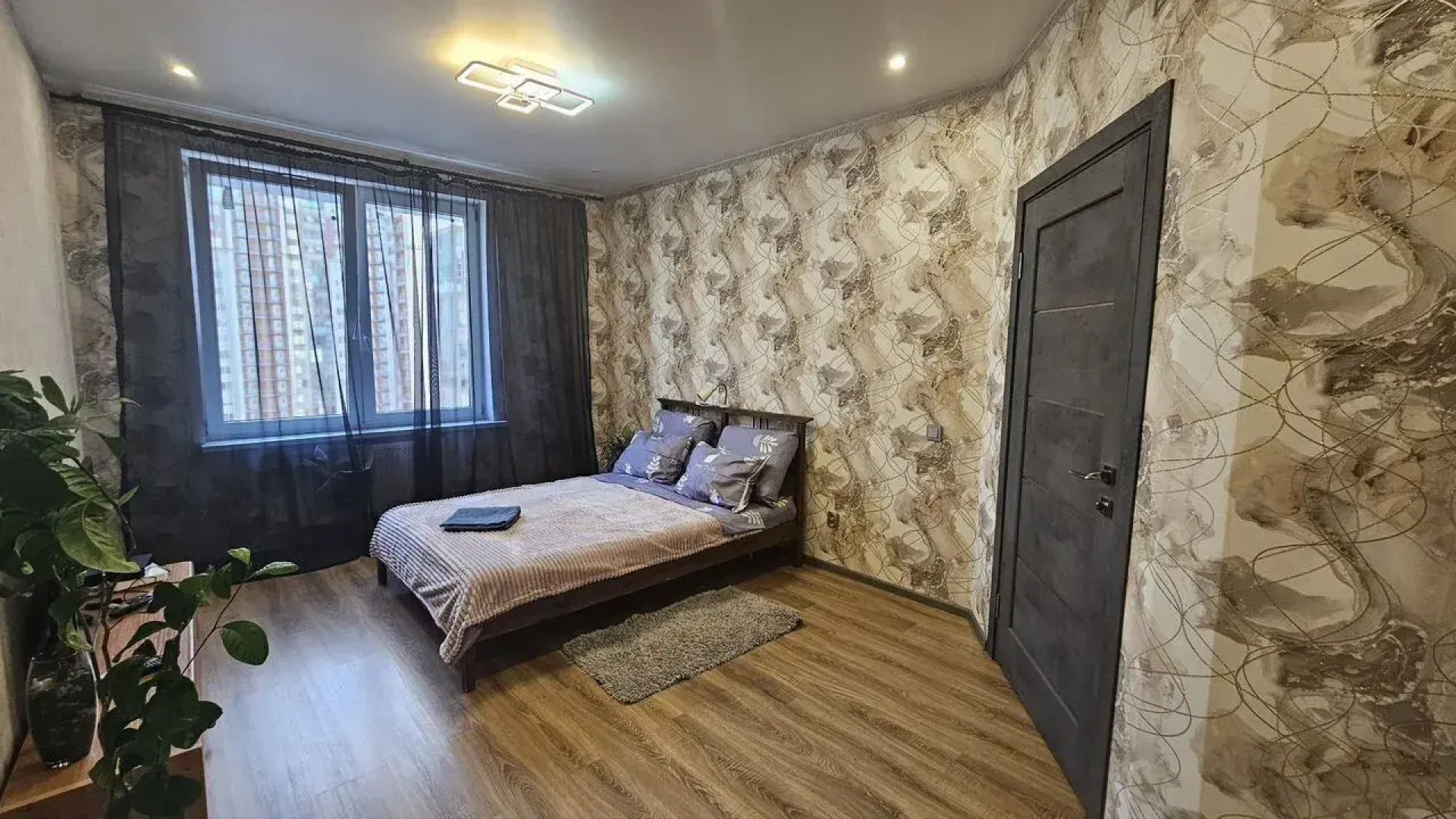 Квартира просторная на бульваре Космонавтов 5