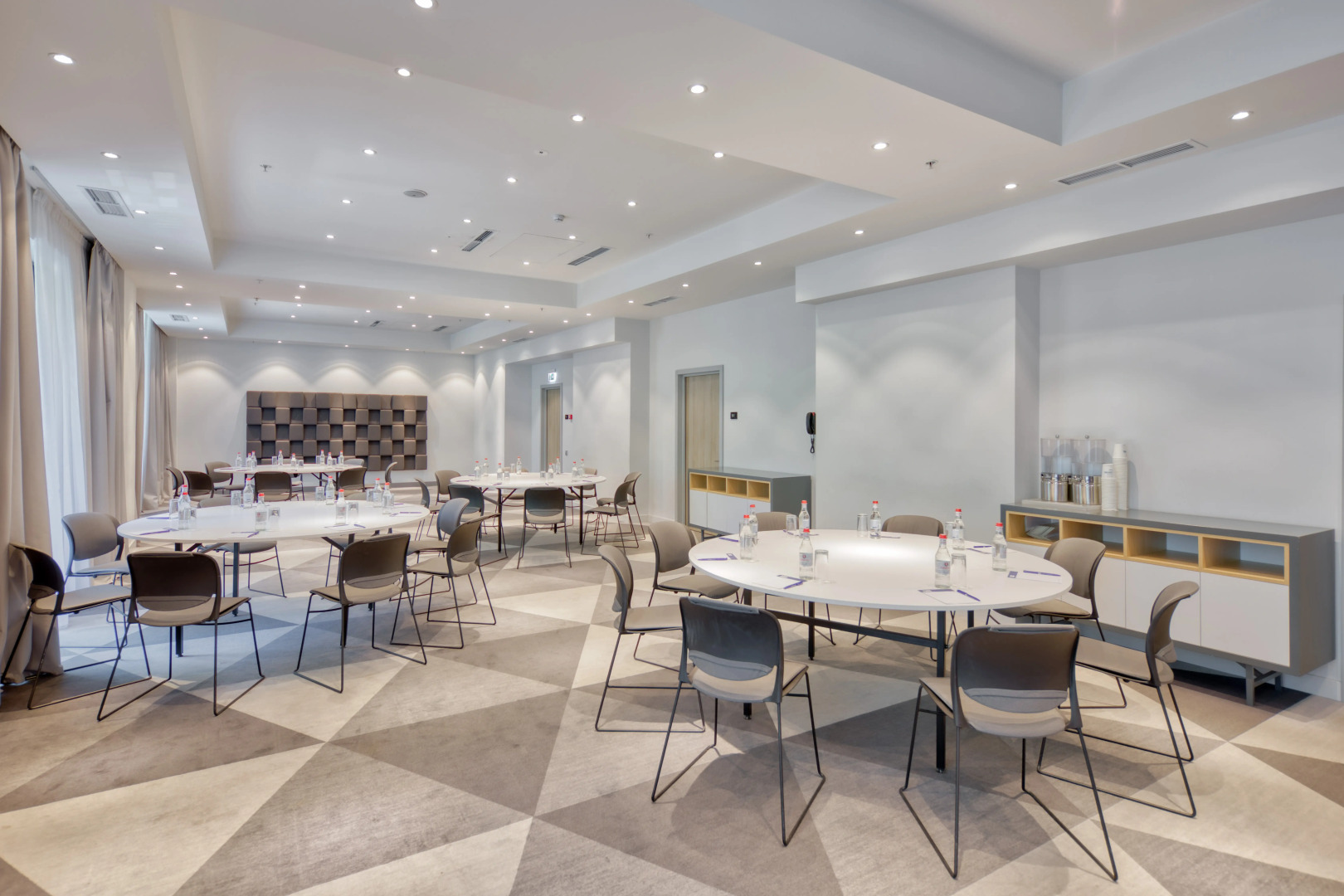 Holiday Inn Express - Yerevan by IHG