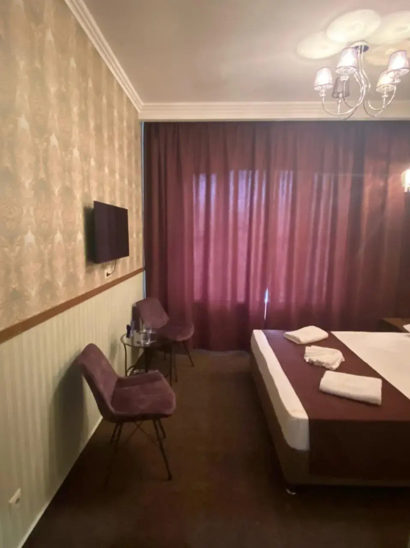 Отель Элитон