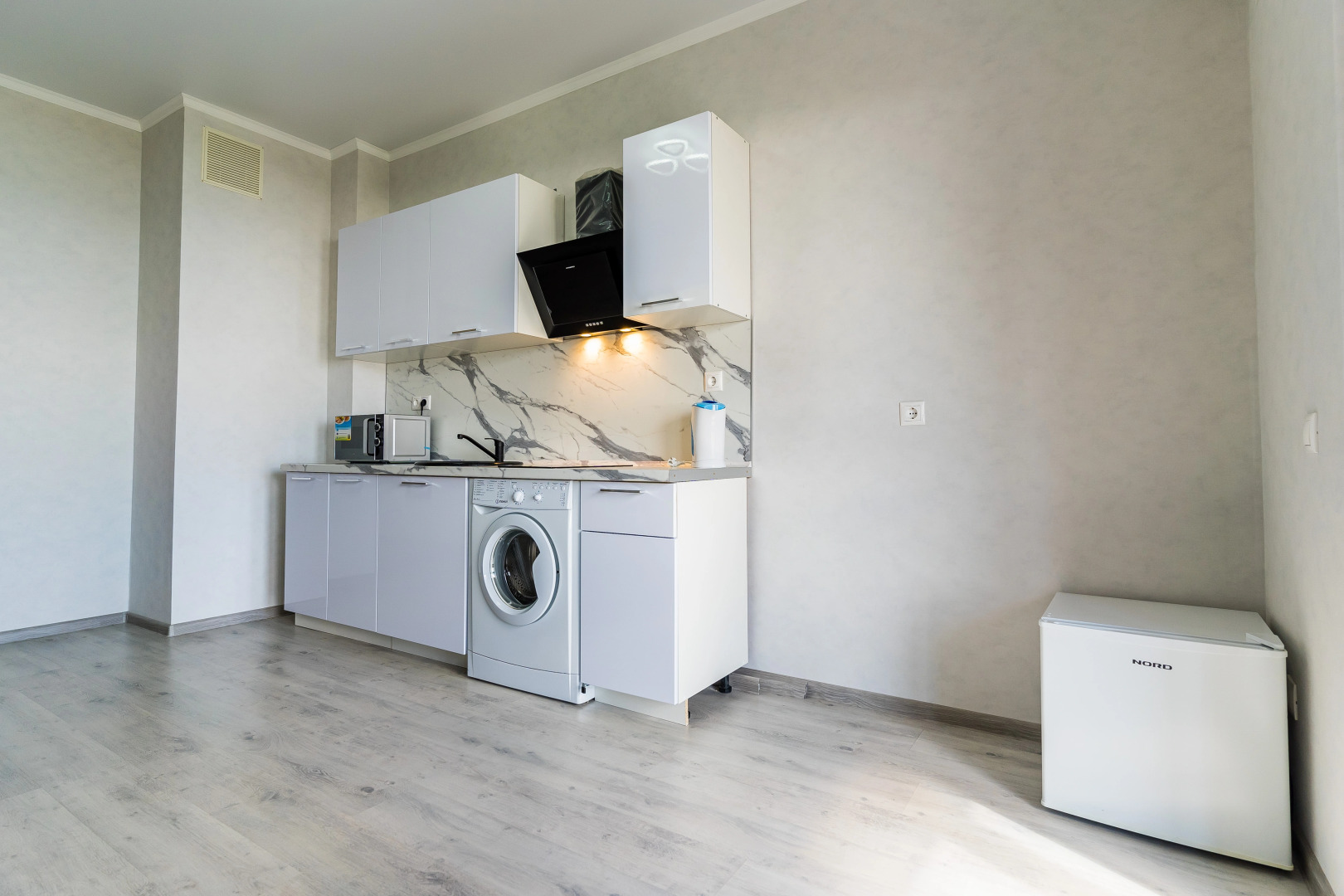 Апартаменты Просторные С Панорамным Балконом От LetoApart