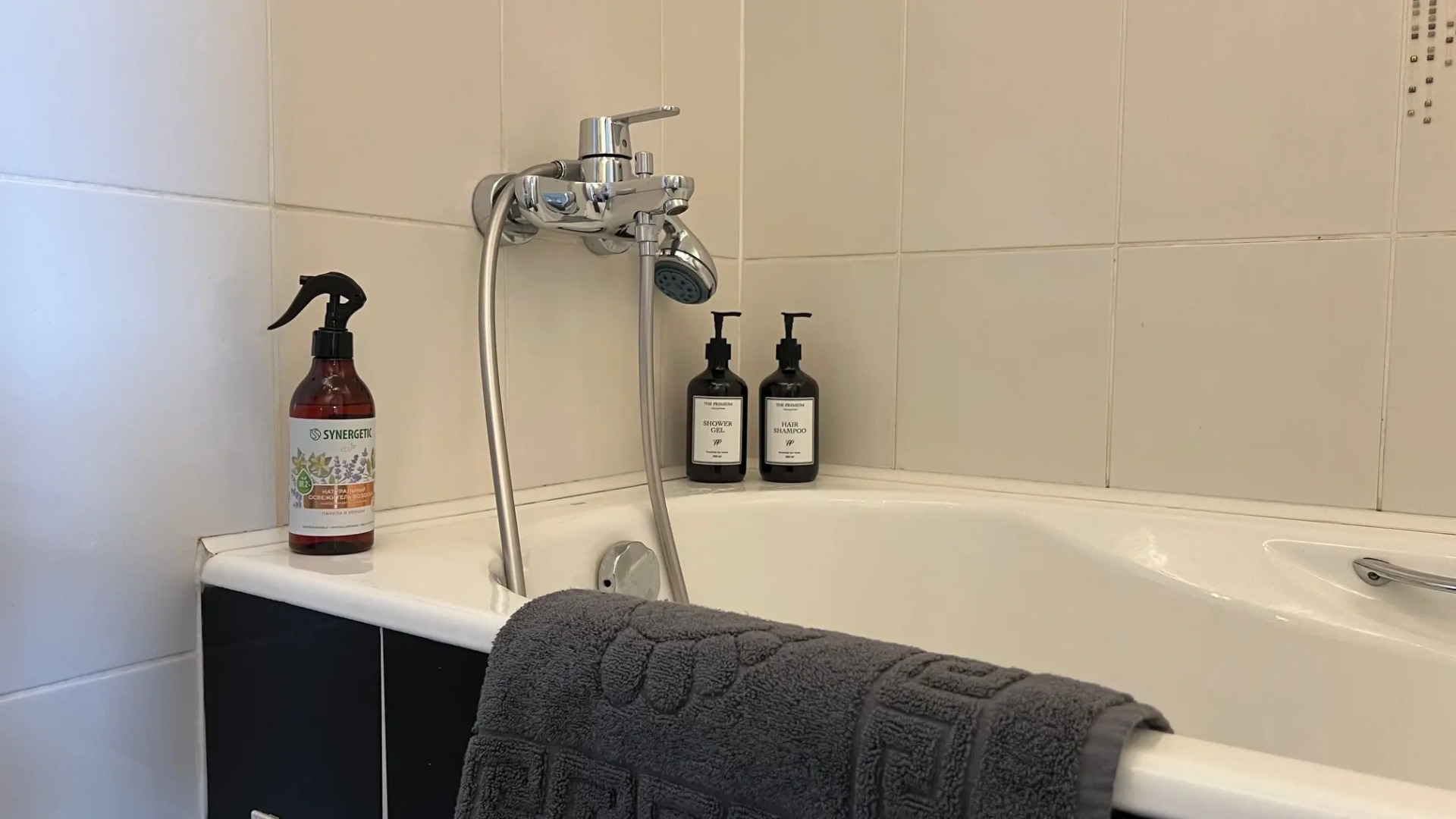 Апартаменты на Краснофлотской с видом на замок