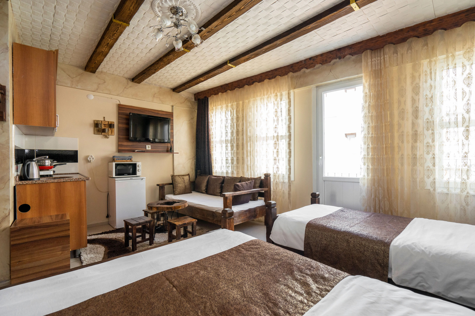 Pi Home & Apartments