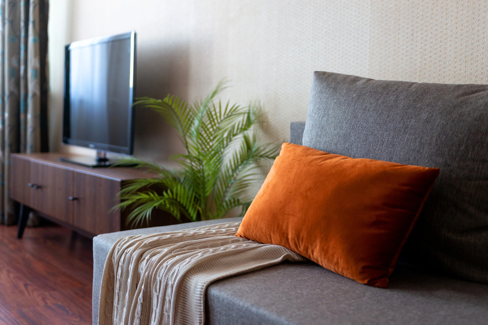 Апартаменты Стильная Квартира с Видом на Мост Влюбленных