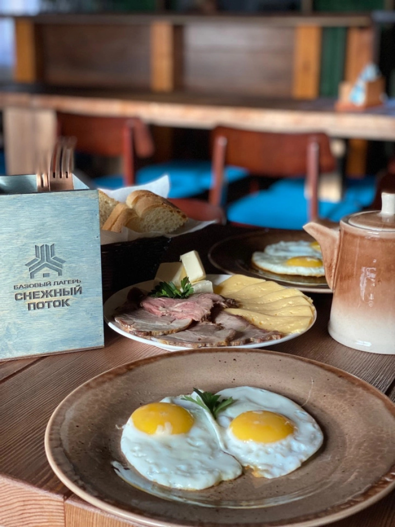 Отель Базовый Лагерь Снежный Поток