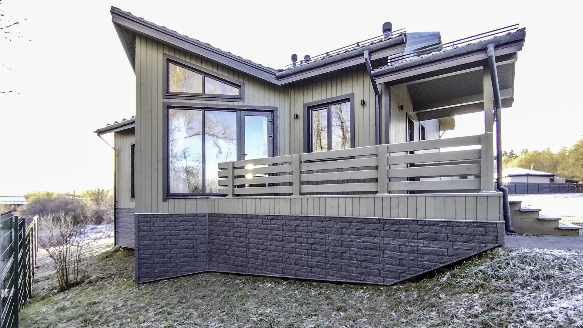 Частный дом Уютный Современный с Видом на Отрадное Озеро