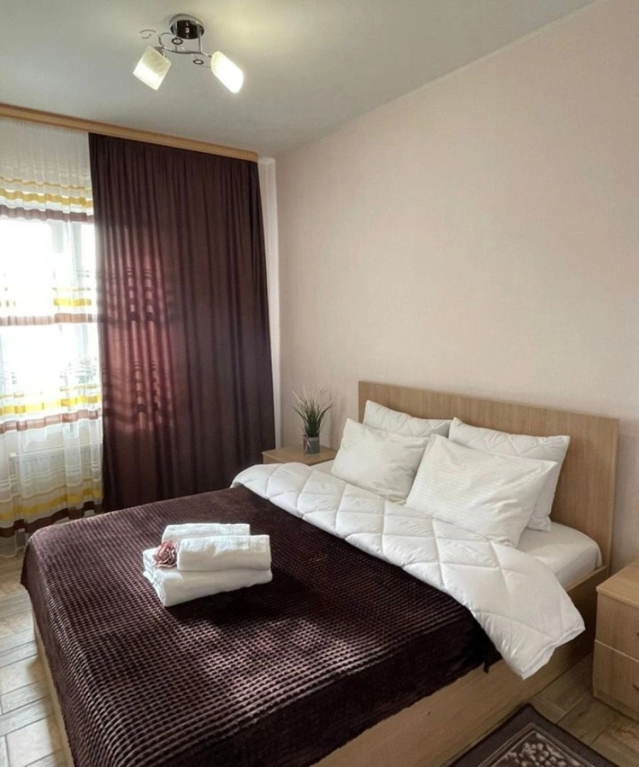 Квартира студия GoldApart на Университетской набережной 46