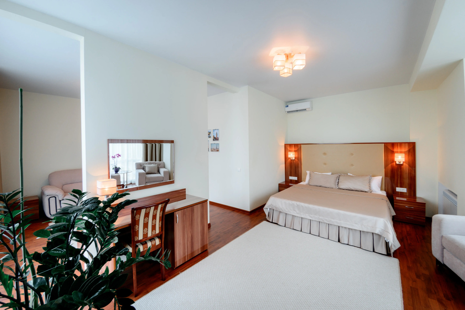 Отель Метрополис