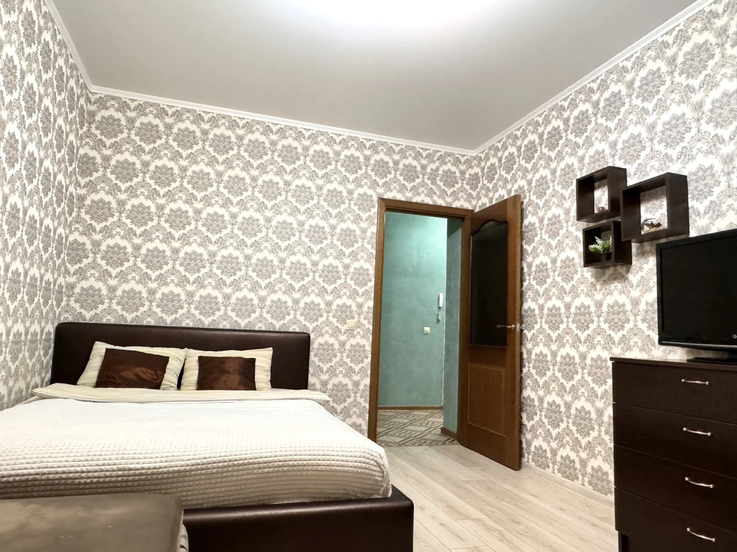 Апартаменты Друзья на Зорге 1