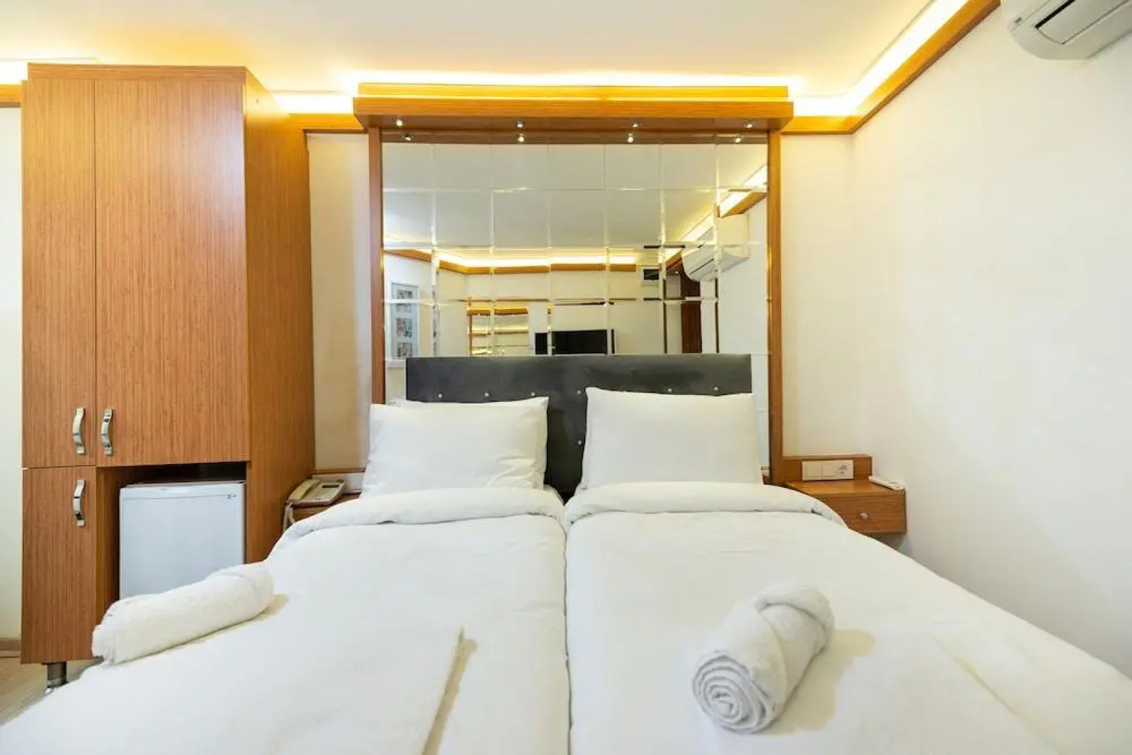 Seven Rooms Oldcity Hotel