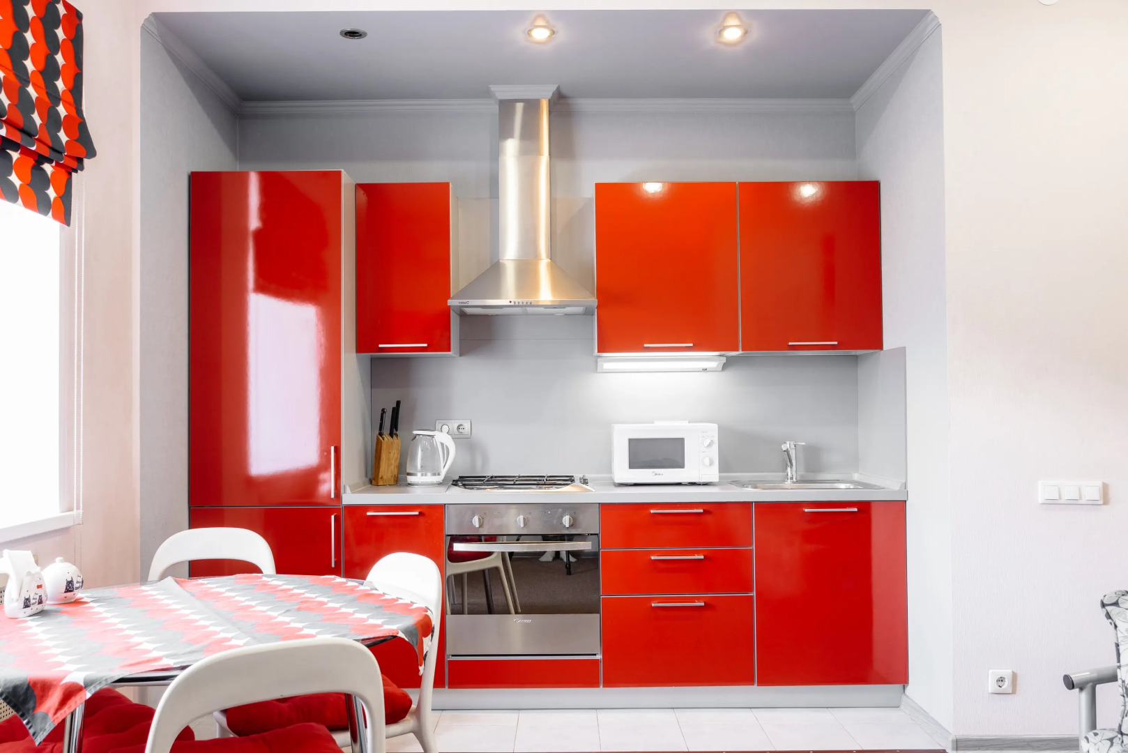 Апартаменты в Центре На 1 Линии с Видом на Крейсер Михаил Кутузов Море и Форумную Площадь от LetoAрart