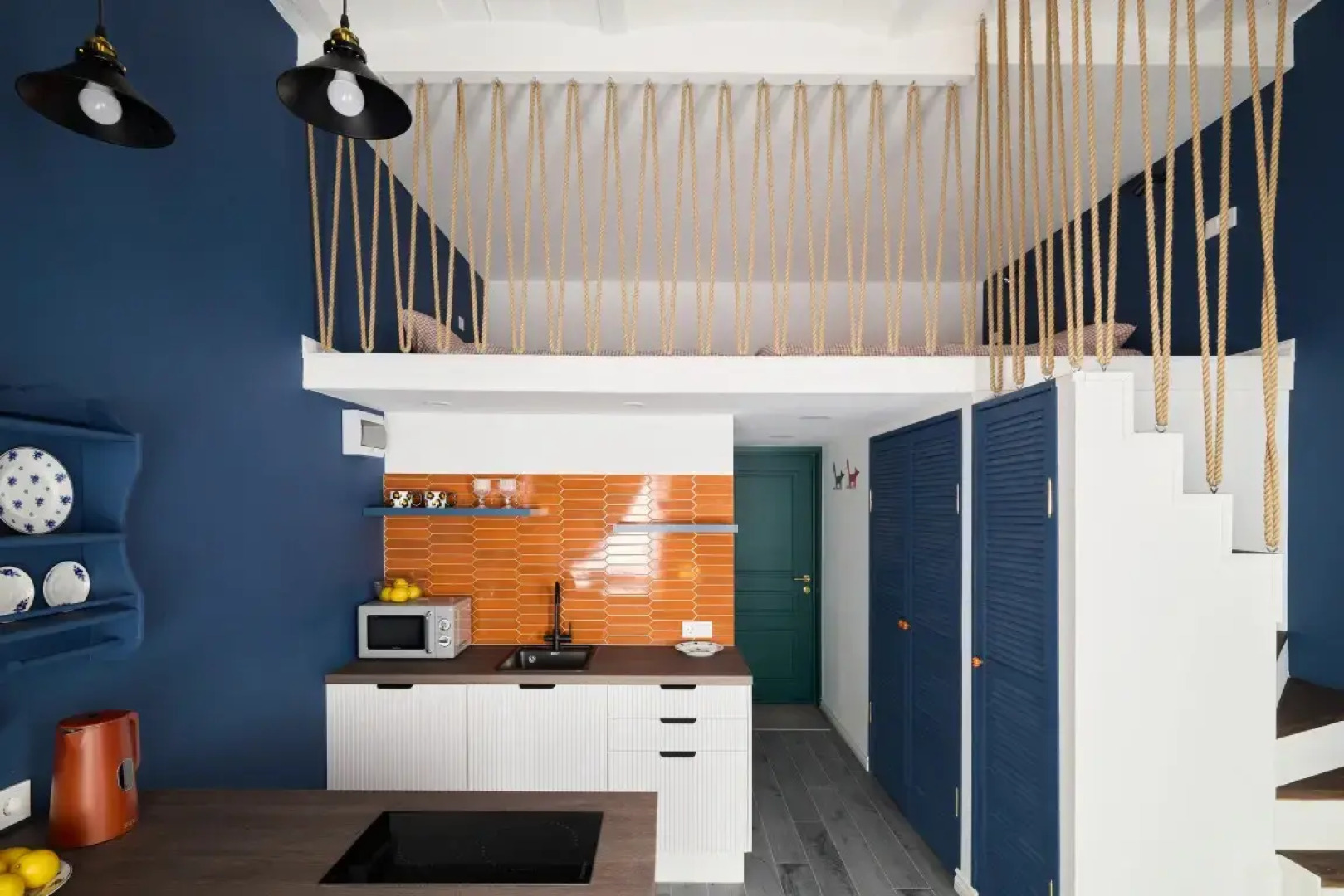 Апартаменты 5 на Васильевском острове (8ВО5)