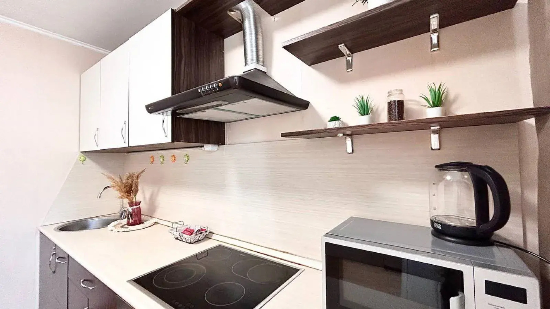 Квартира Большая 2-х Комнатная в Районе Дворца Спорта