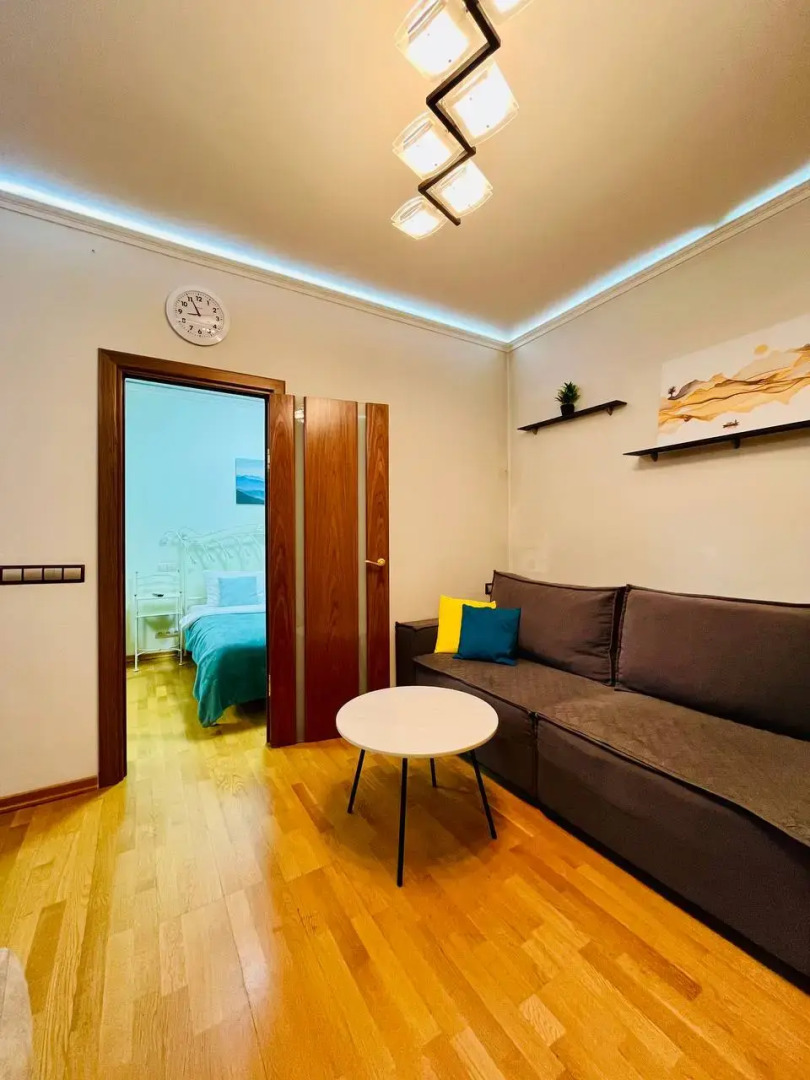 Квартира Уютная 2-х комнатная в 1 минуте от метро Академическая