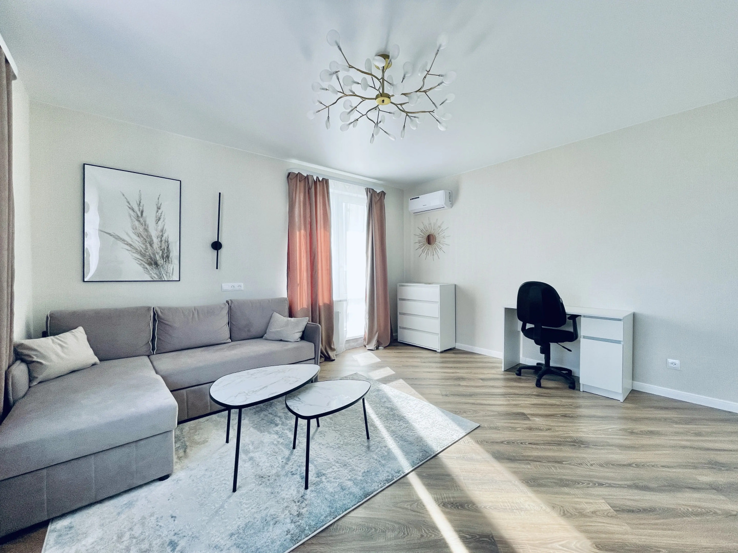 Апартаменты VEGAS на Надежды Сусловой 22А