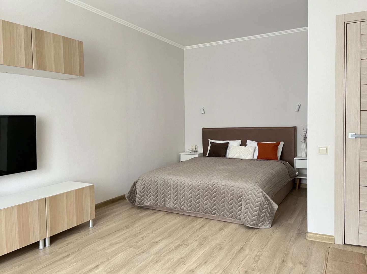 Квартира 1-комнатная 42 м², 8/9 этаж