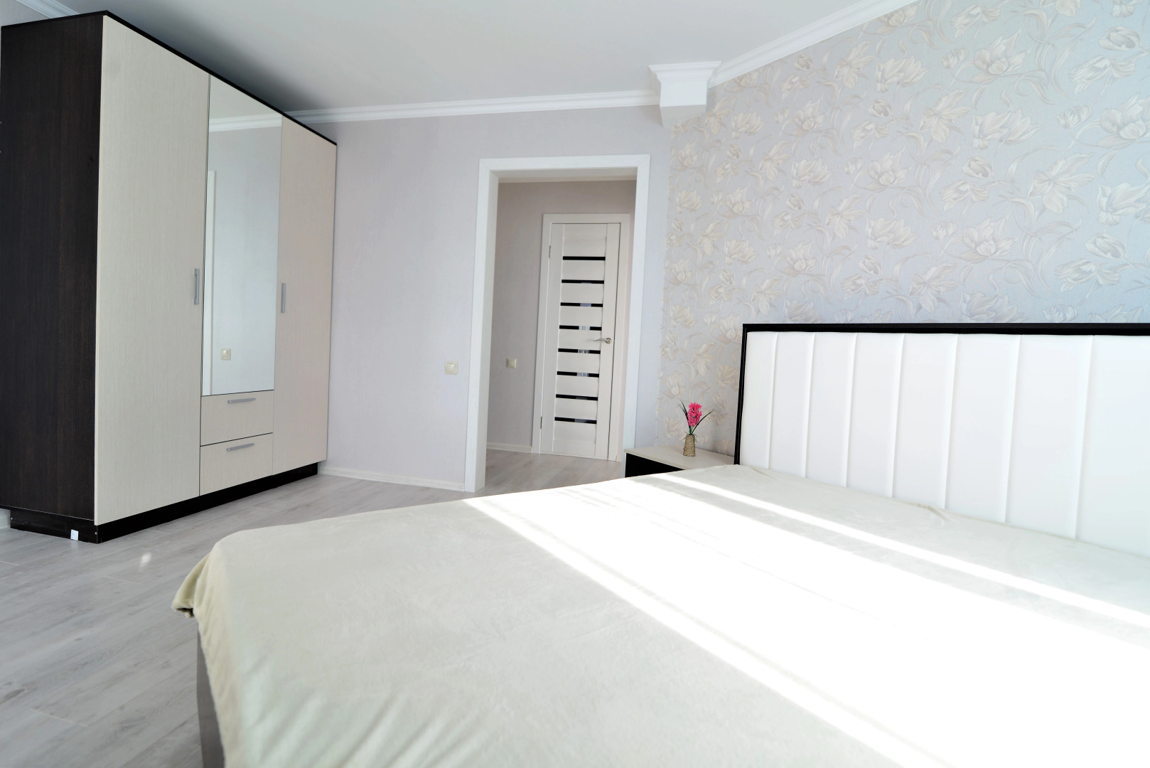 Апартаменты МЕГАПОЛИС ул. Большая Манежная 13-В-75