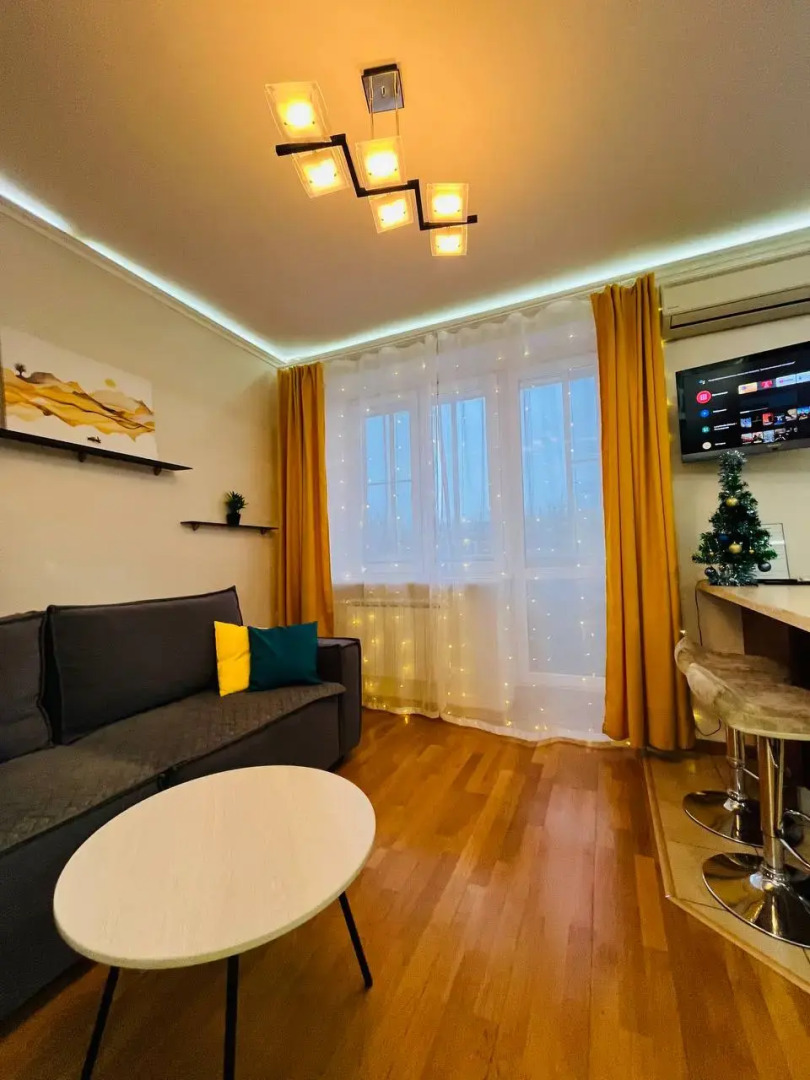 Квартира Уютная 2-х комнатная в 1 минуте от метро Академическая