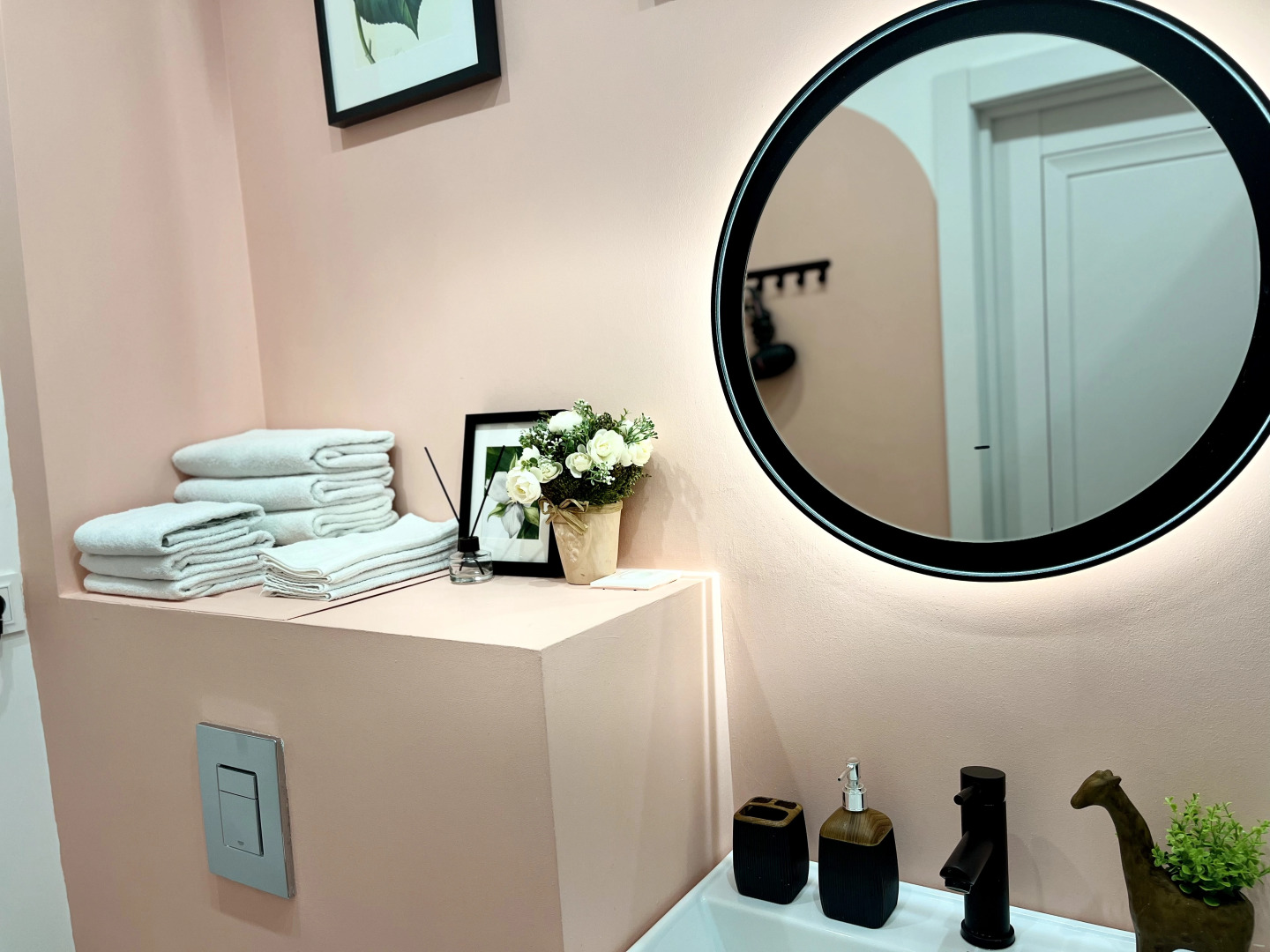 Квартира Ботаника в историческом центре от Wonderapart