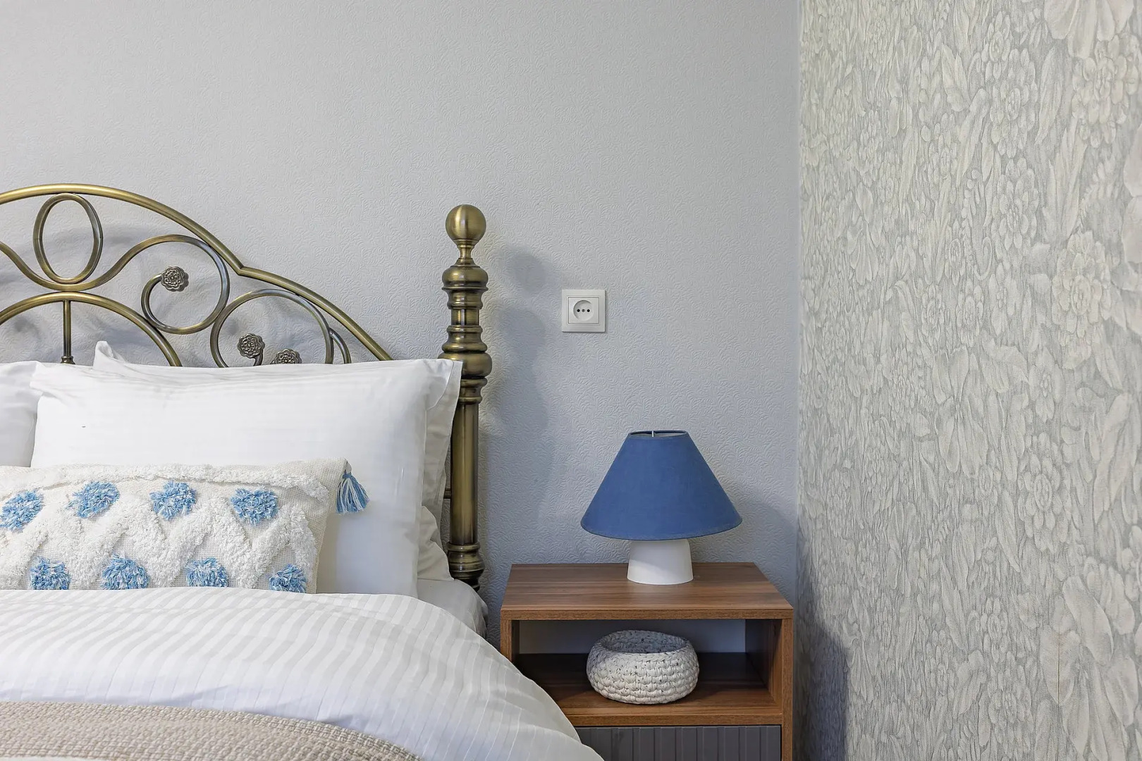 Апартаменты двухкомнатные в самом центре на Большой Покровской 73, Сова-Дом