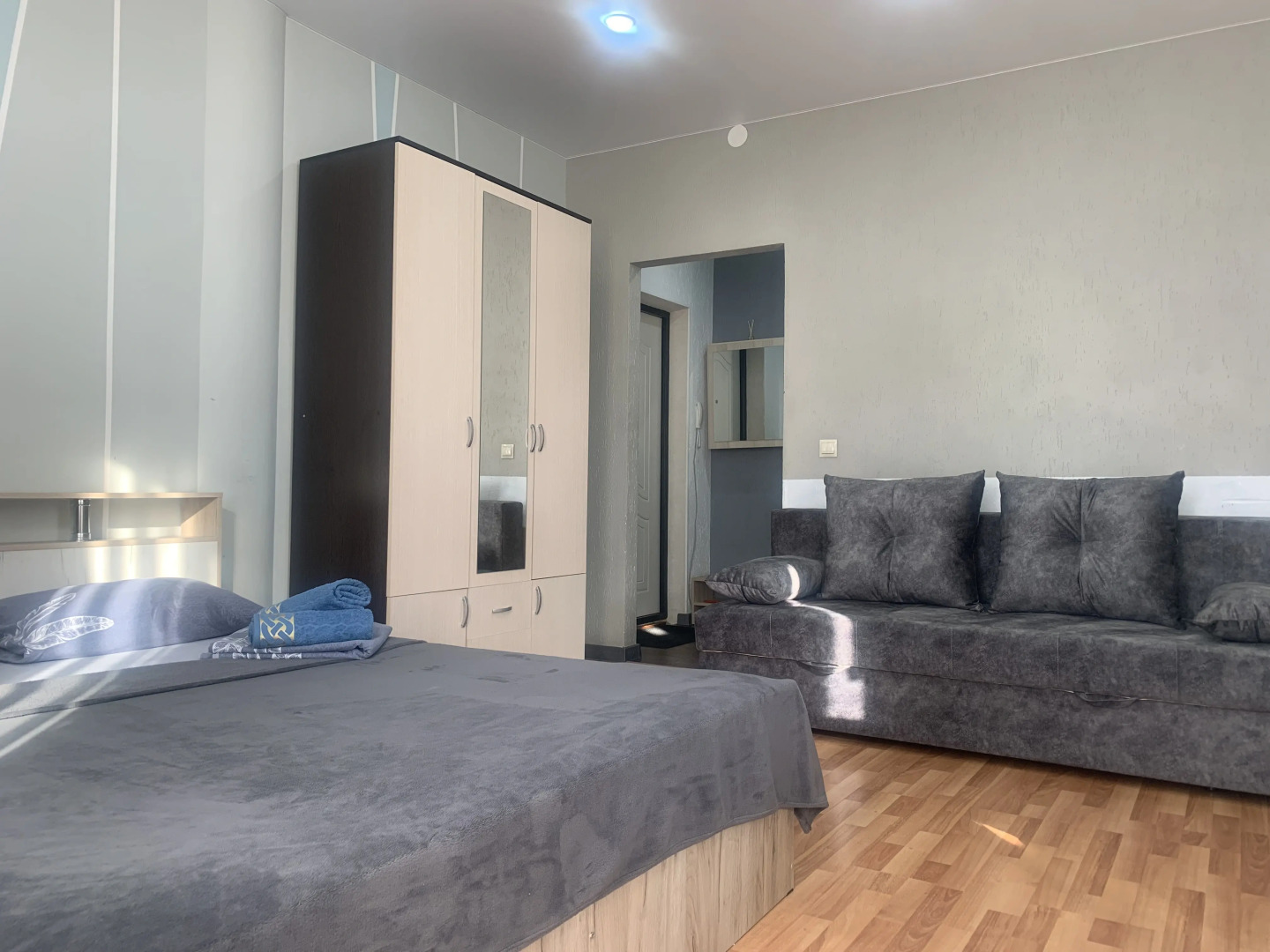 Квартира Прекрасная Студия В Самом Центре Города Тюмени 50 Лет ВЛКСМ 13/3