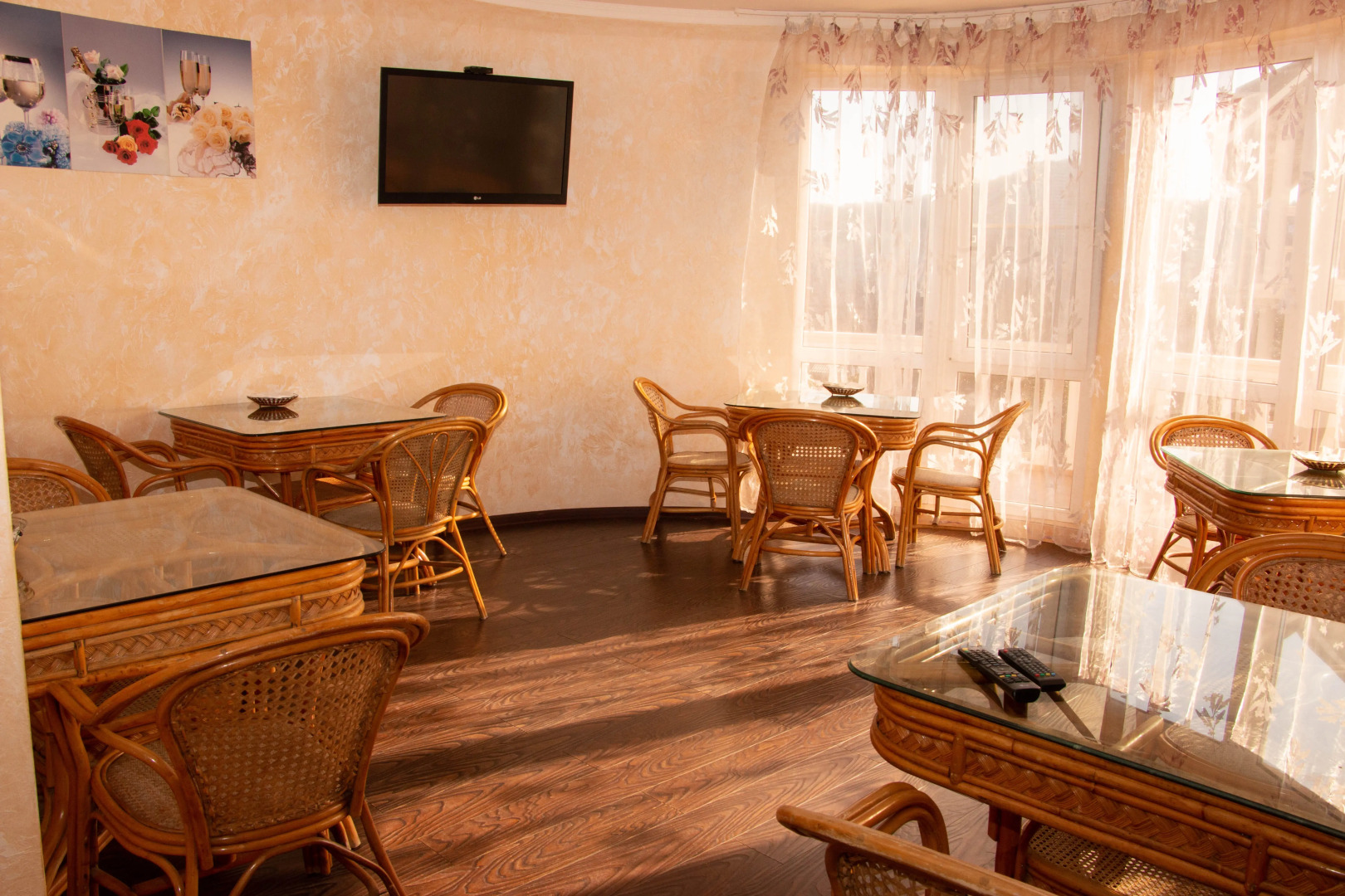 Отель Велес