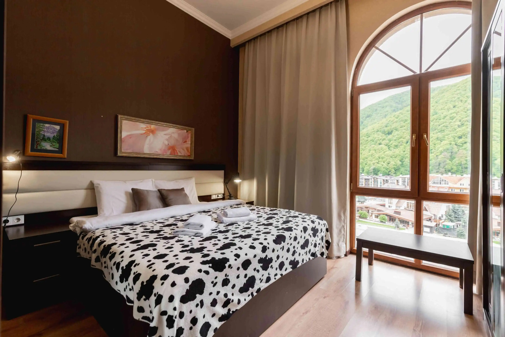 Апартаменты Море Апартаментов на набережной Времена Года