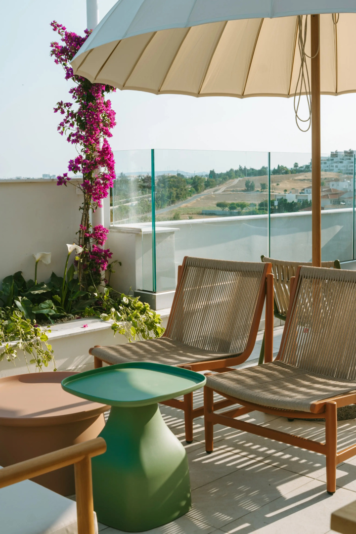 Апарт-отель Liv & Co Suites & Villas