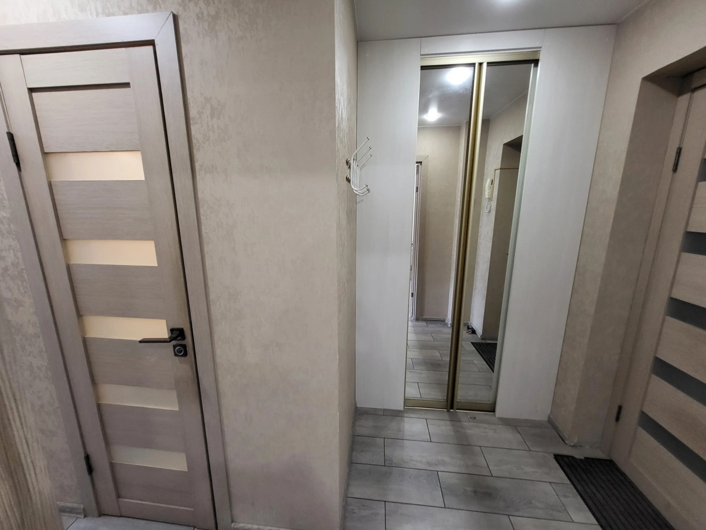 Апартаменты Б. Октябрьская 120