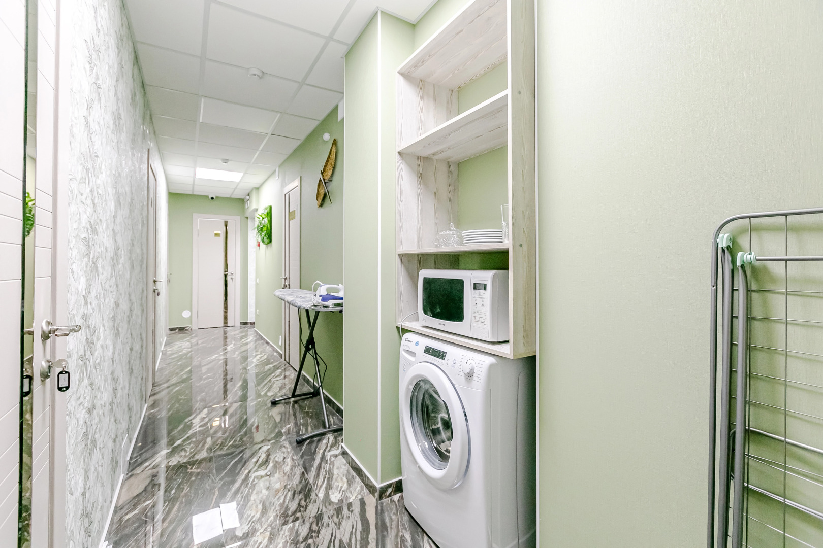 Отель Лидер