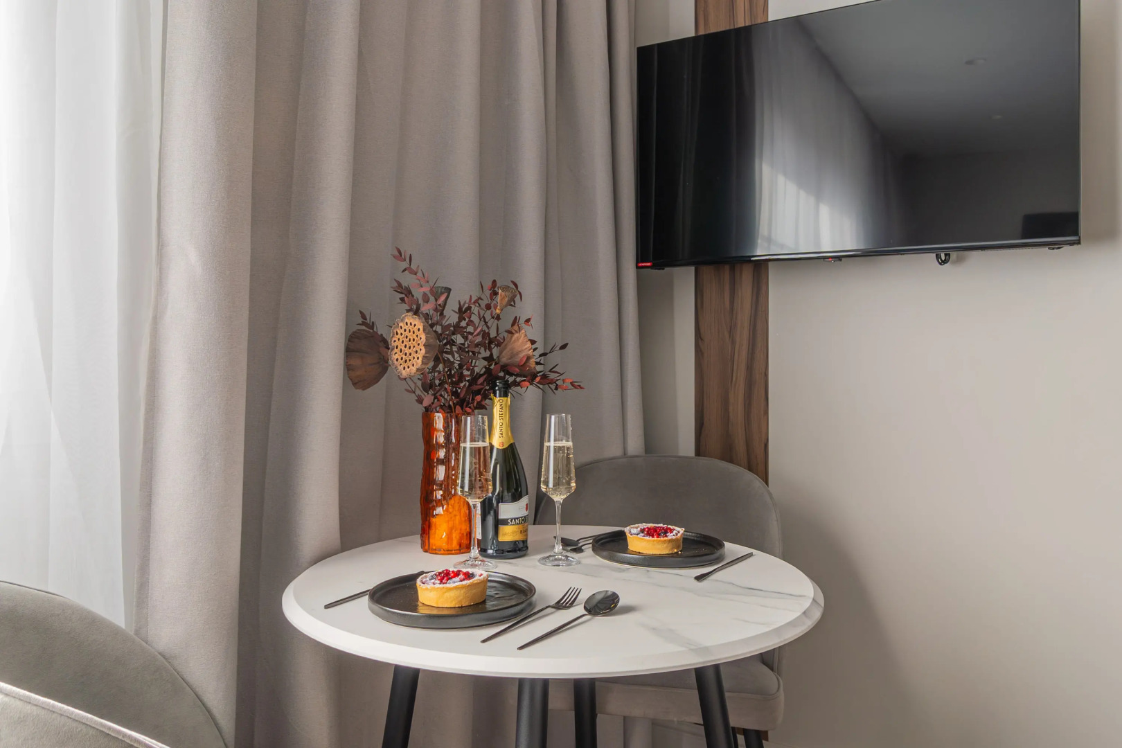 Апартаменты рядом с Невой