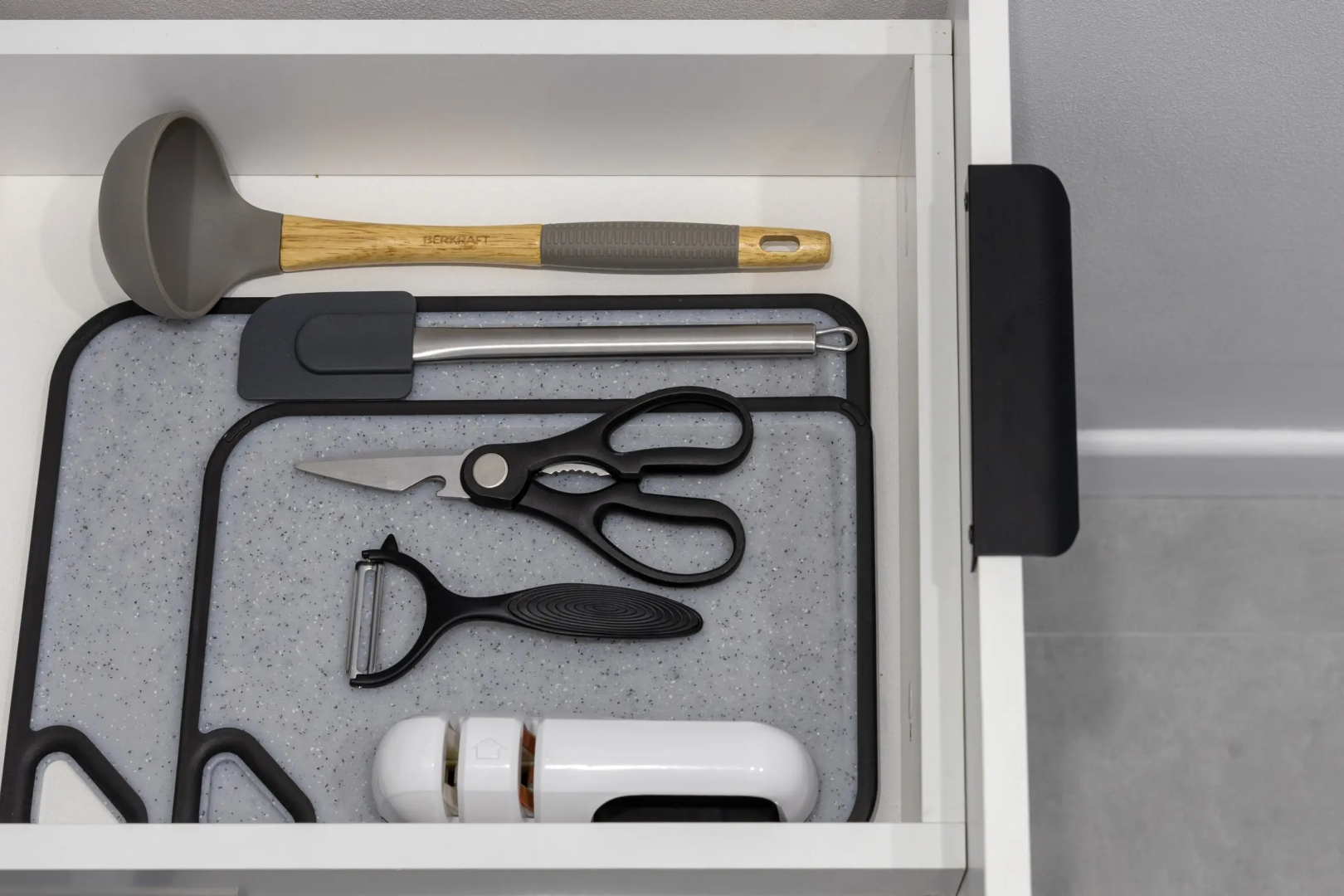 Апартаменты Red Apartments Арт Лайт Сити Шерли