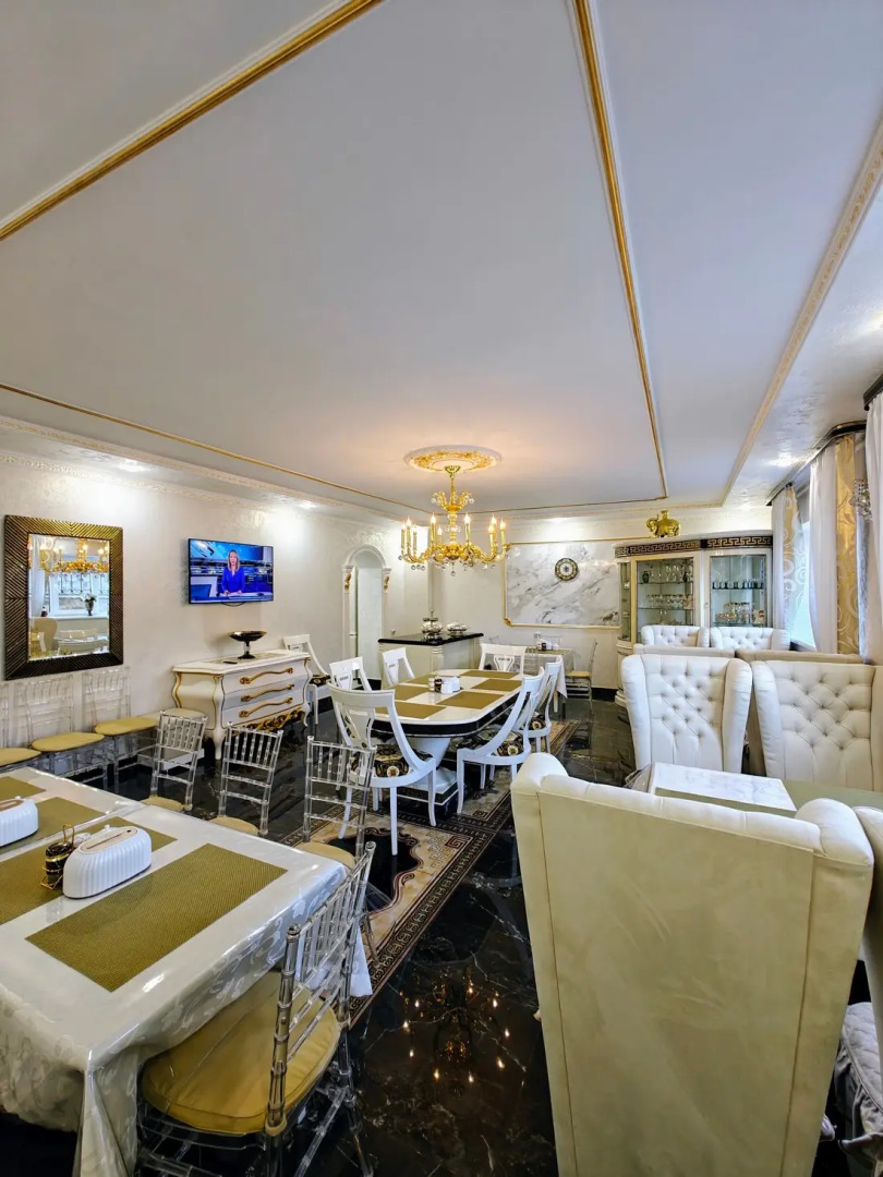 Отель Golden House